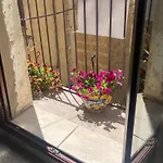 Casa La Ninfea Intera Casa לינה וארוחת בוקר קלטג'ירונה