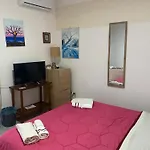 Casa La Ninfea Intera Casa לינה וארוחת בוקר קלטג'ירונה
