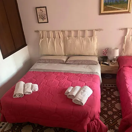 Casa La Ninfea Intera Casa קלטג'ירונה