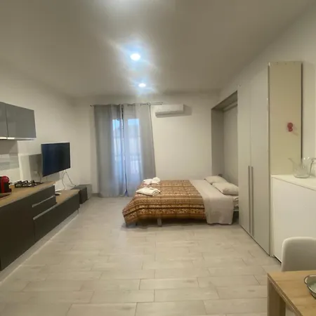 לינה וארוחת בוקר Casa La Ninfea Intera Casa קלטג'ירונה