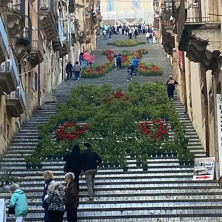 ベッド・アンド・ブレックファスト Casa La Ninfea Intera Casa カルタジローネ